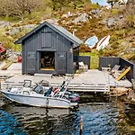Enjoy A Getaway In The Southern Archipelago * Søgne