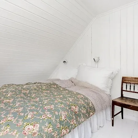 Enjoy A Getaway In The Southern Archipelago Feriehus